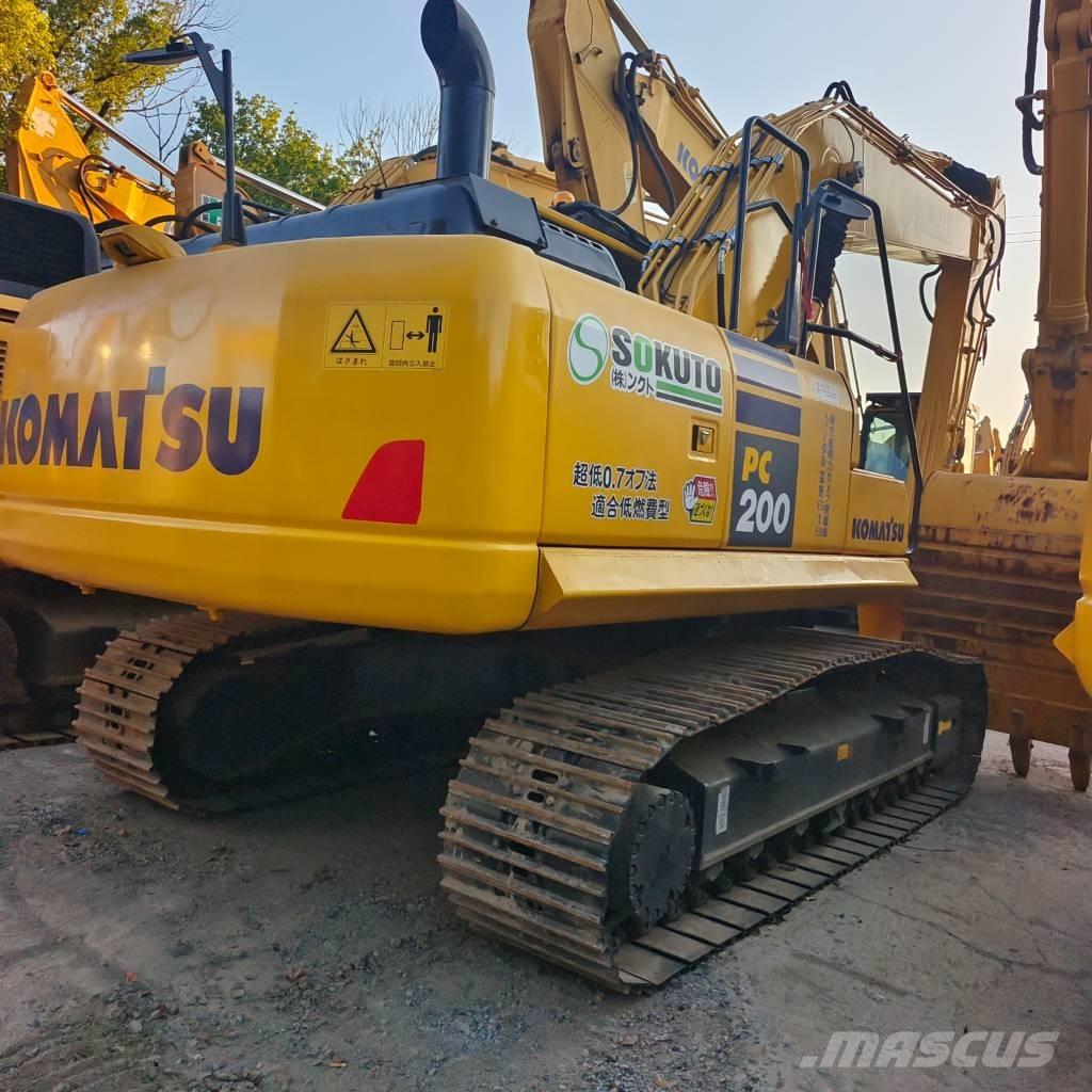 Komatsu PC200-8 Raupenbagger