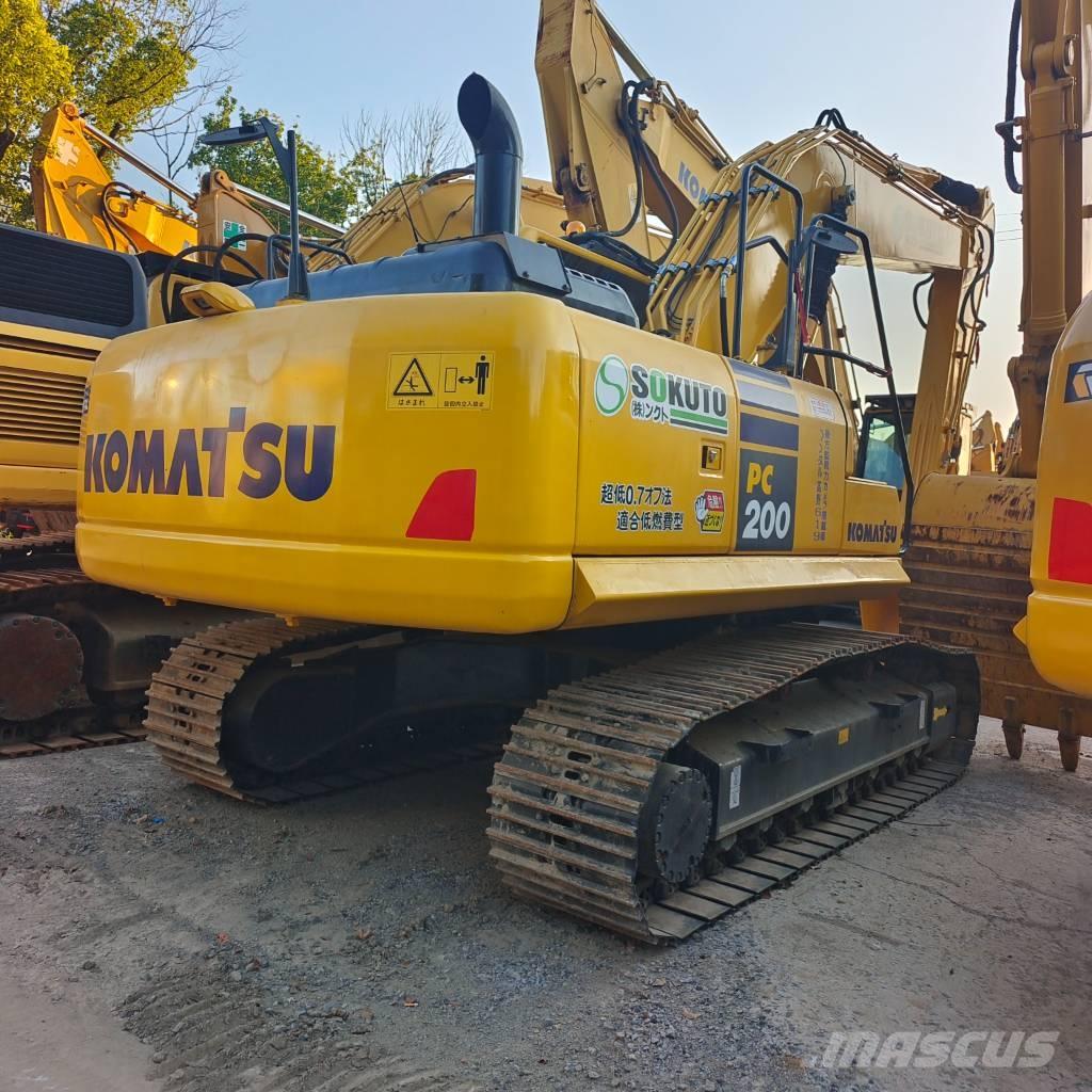 Komatsu PC200-8 Raupenbagger