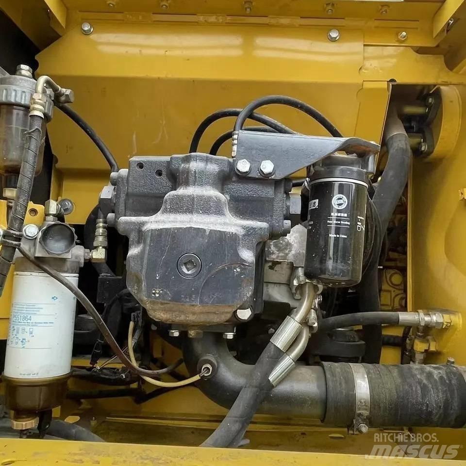 Komatsu PC200-8 Raupenbagger
