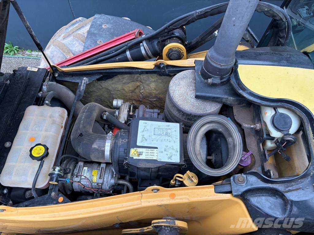 CAT 444E Baggerlader