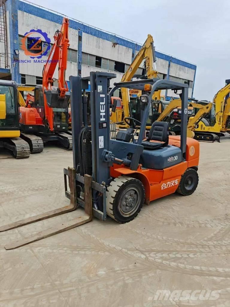 Heli CPCD 30 Diesel heftrucks
