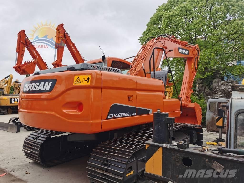 Doosan DX 225 LC Raupenbagger