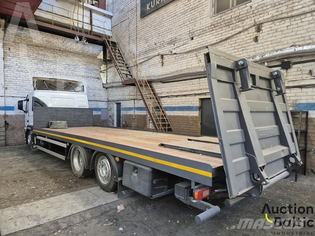 Volvo FM380 Pritschenwagen/Pritschenwagen mit Seitenklappe