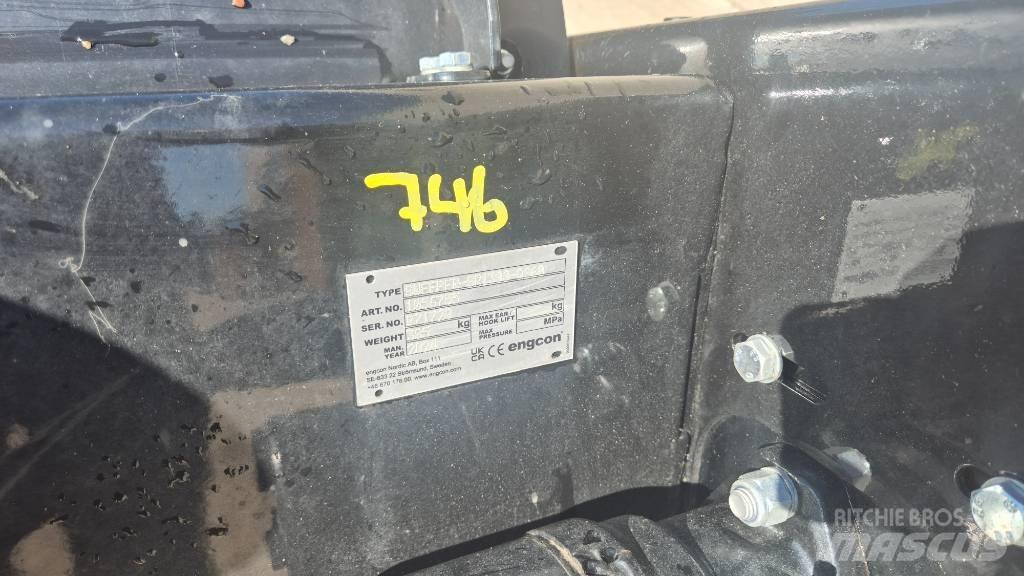 Engcon sweeper Kehrer