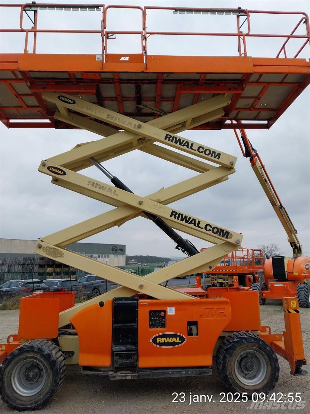 JLG 3394RT Scheren-Arbeitsbühnen