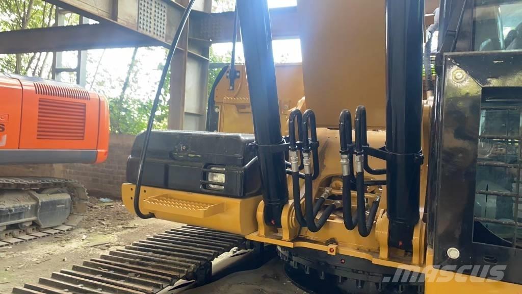 CAT 320D2L Raupenbagger