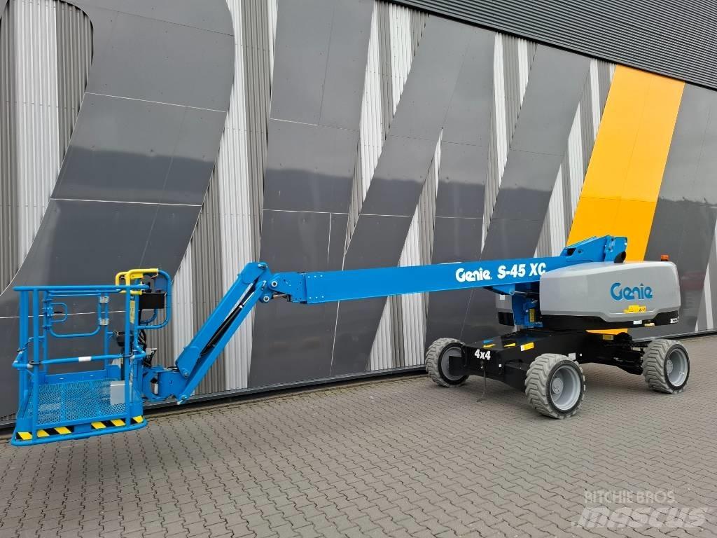 Genie S-45XC Teleskopbühnen