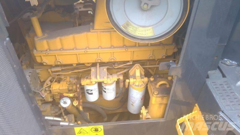 Shantui SD 32 Bulldozer