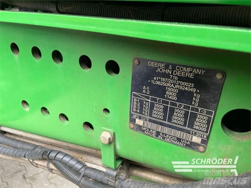 John Deere 6250 R Traktoren