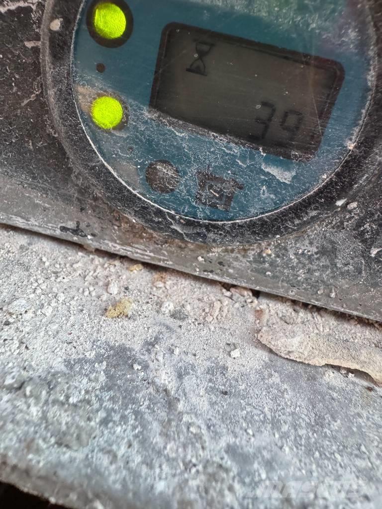 Haulotte Compact 8 Scheren-Arbeitsbühnen