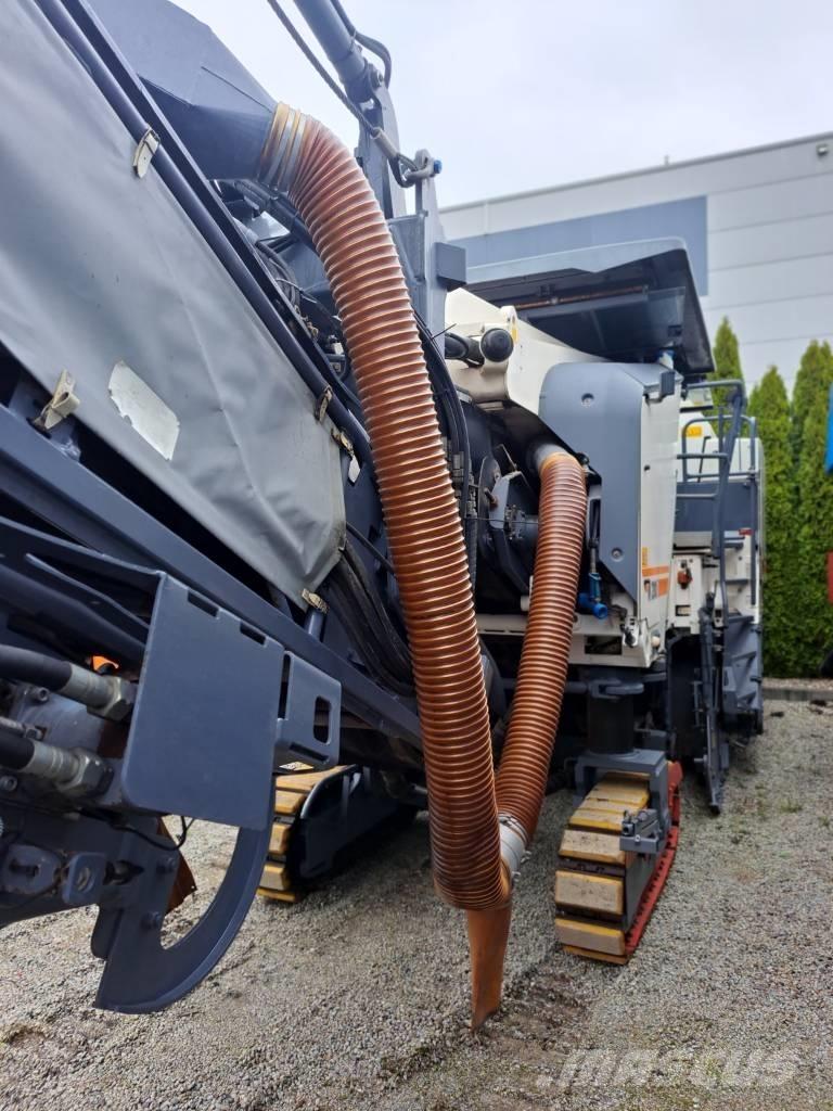 Wirtgen W 200 i Asphaltfräsen