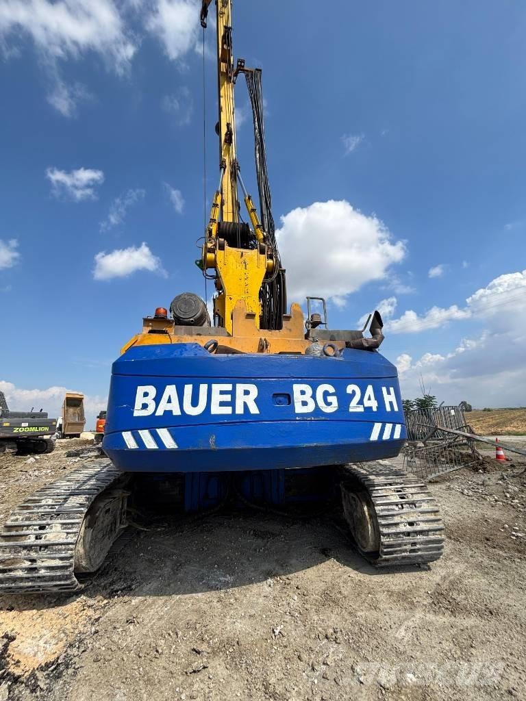Bauer BG 24 H Schwere Bohrgeräte