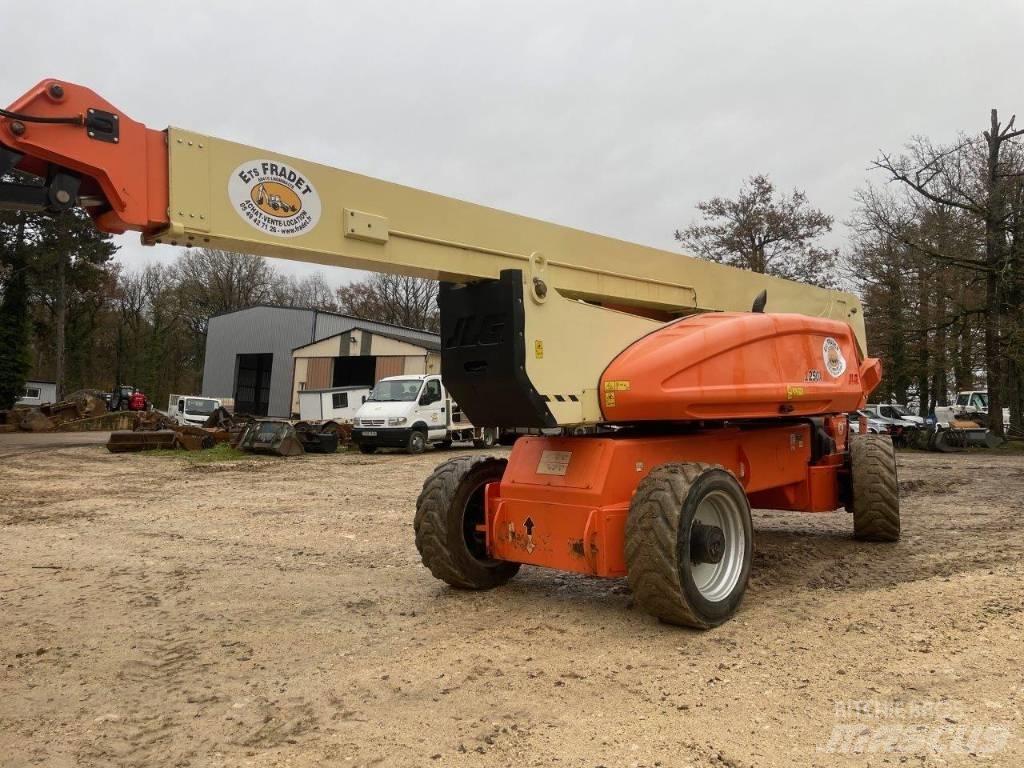 JLG 1250 AJP Gelenkteleskoparbeitsbühnen