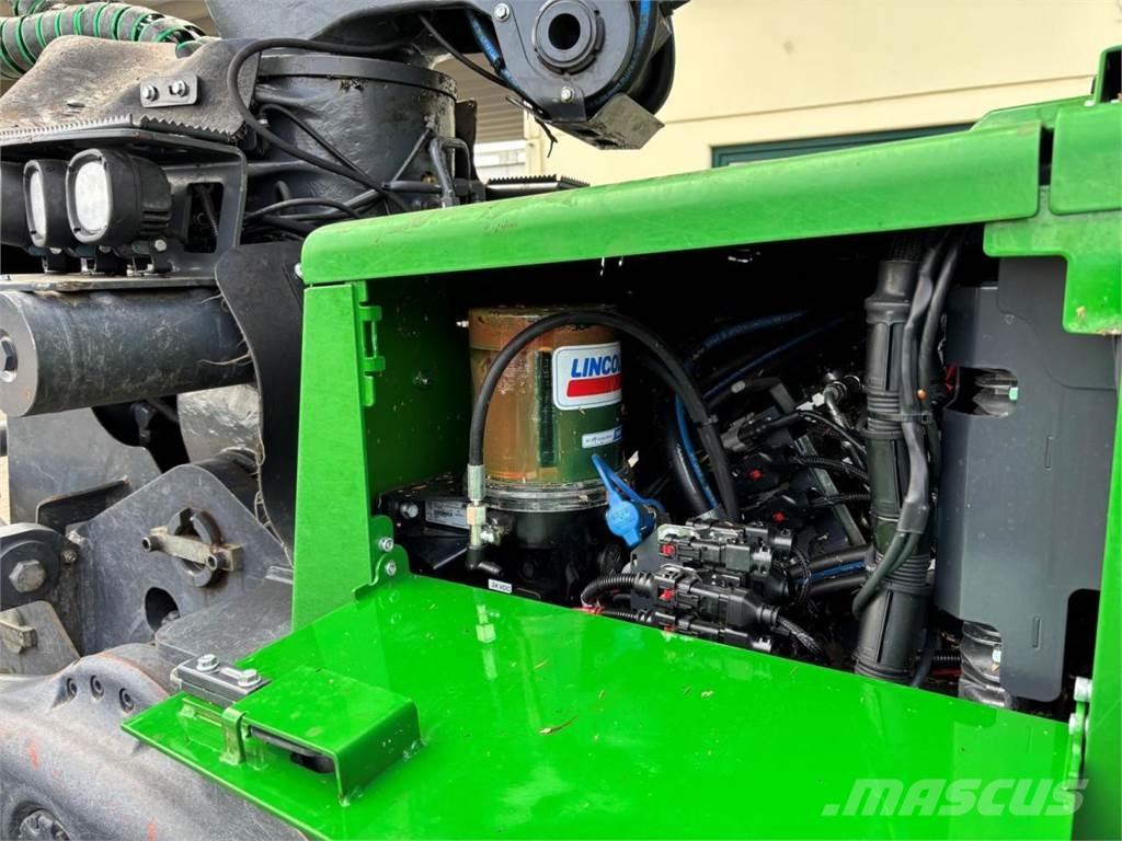 John Deere 1170 G Harvester