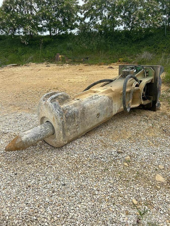Montabert V55 Hammer / Brecher