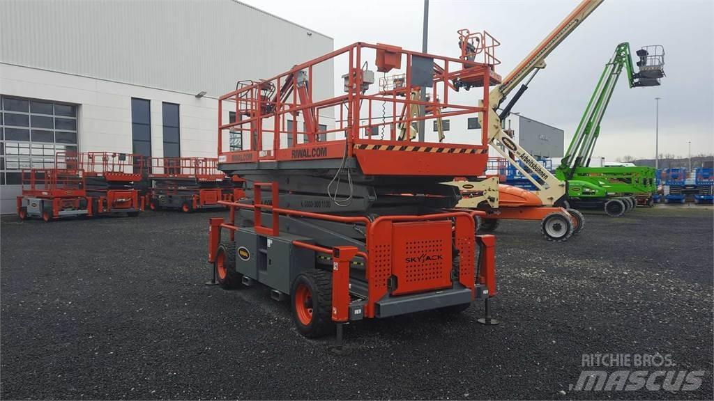 SkyJack 9250RT Scheren-Arbeitsbühnen