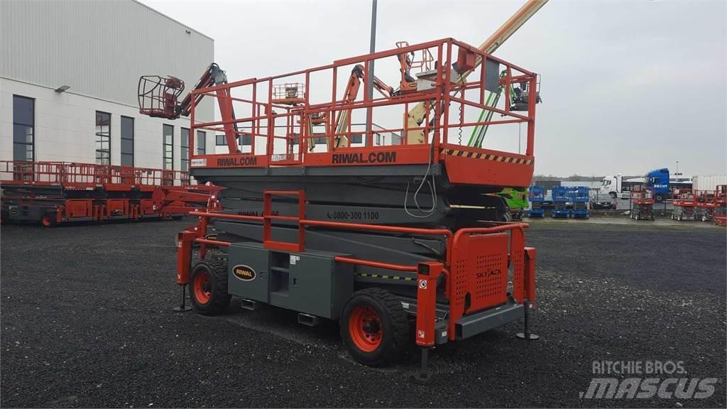 SkyJack 9250RT Scheren-Arbeitsbühnen