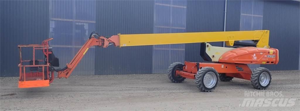 JLG E600JP Gelenkteleskoparbeitsbühnen