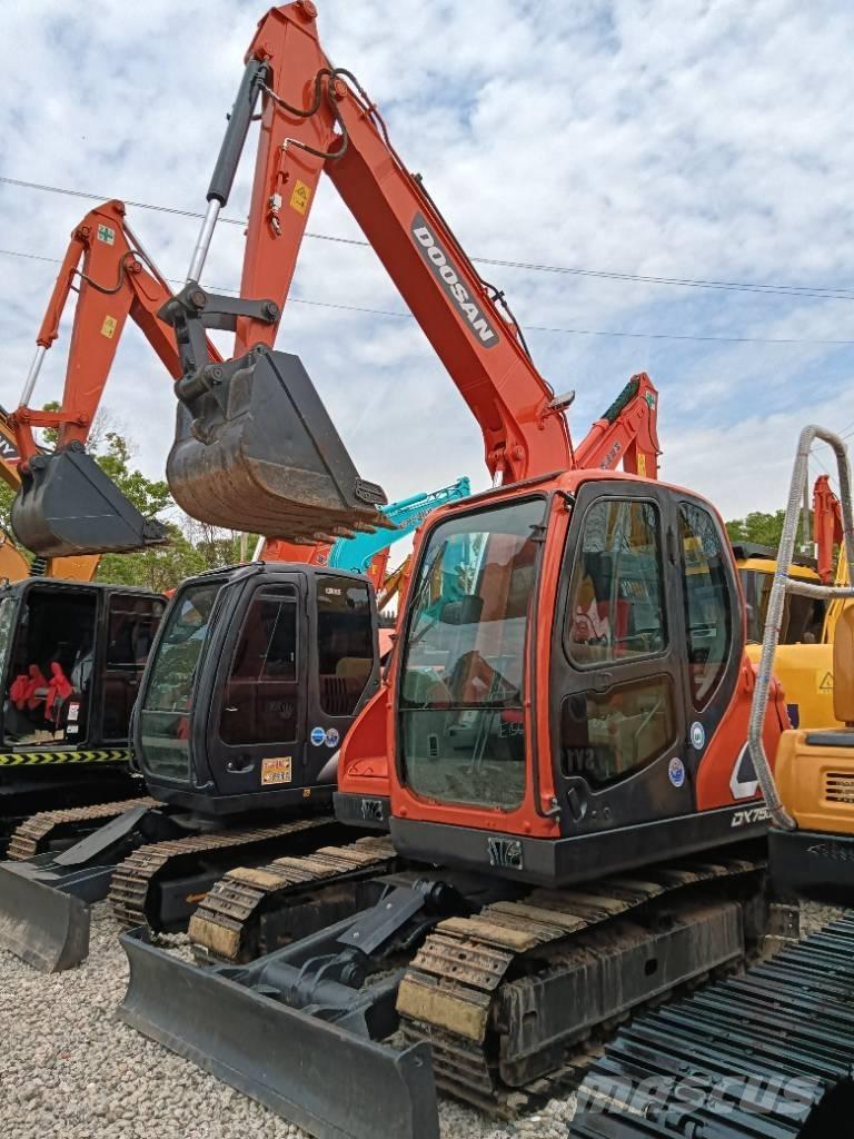Doosan DX 75 Raupenbagger