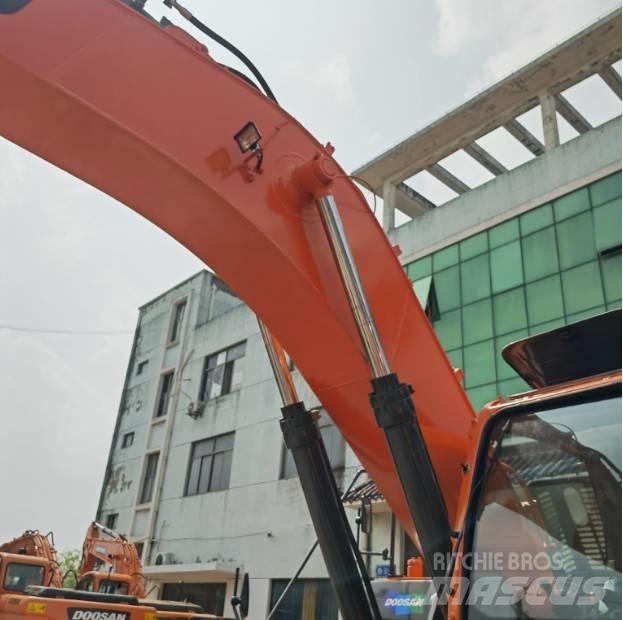 Doosan DX340LC-9C Raupenbagger
