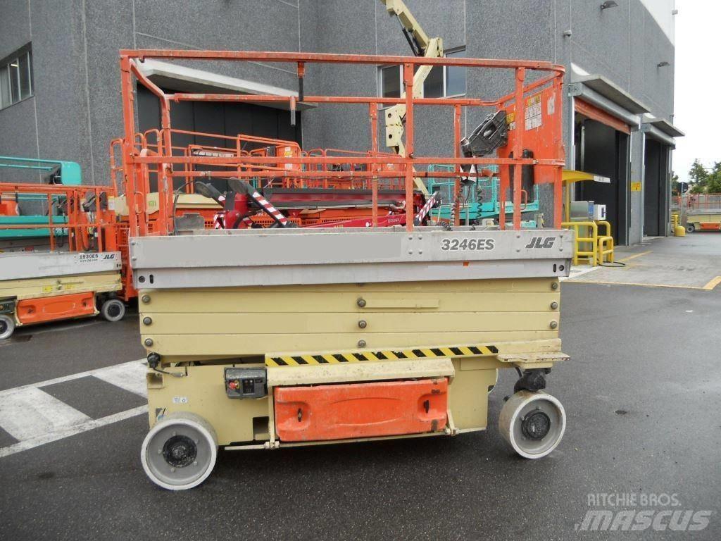 JLG 3246 Scheren-Arbeitsbühnen