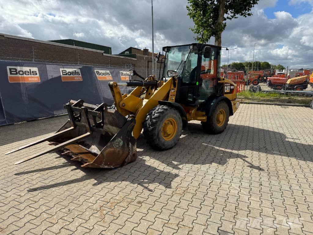 CAT 906M Radlader