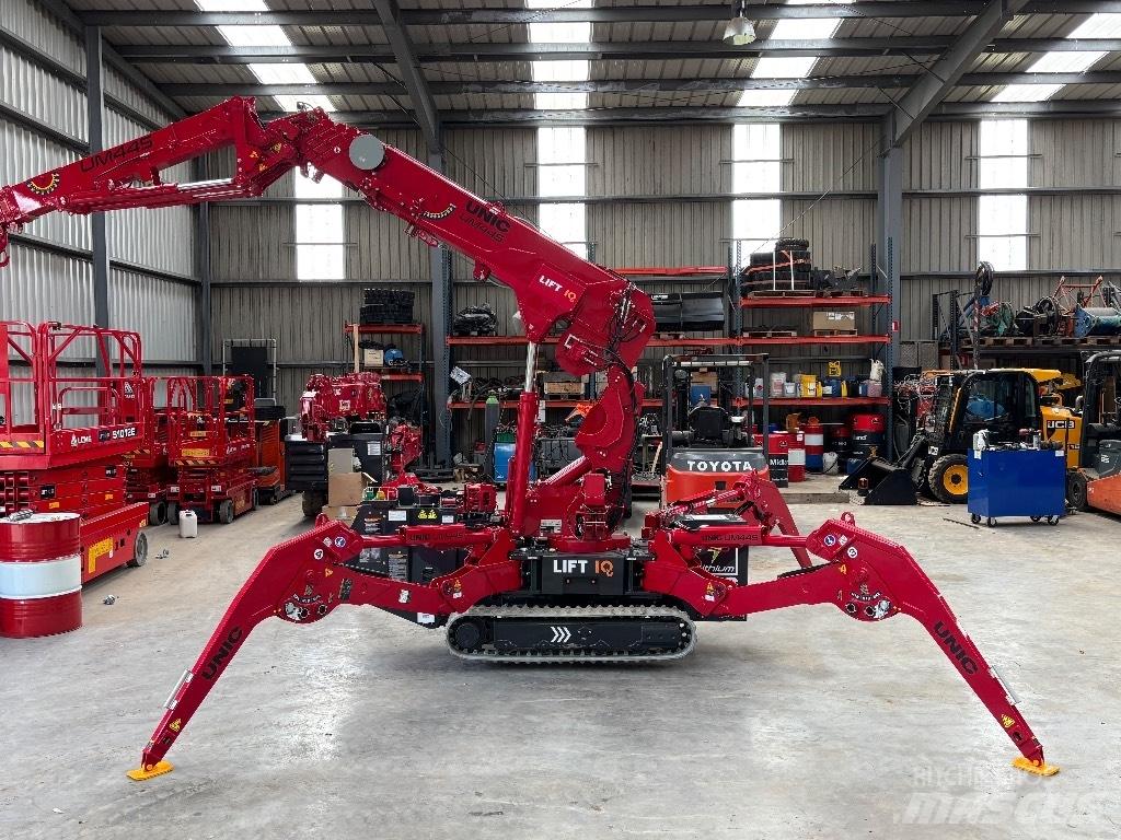 Unic UM 445 Kranen voor alle terreinen
