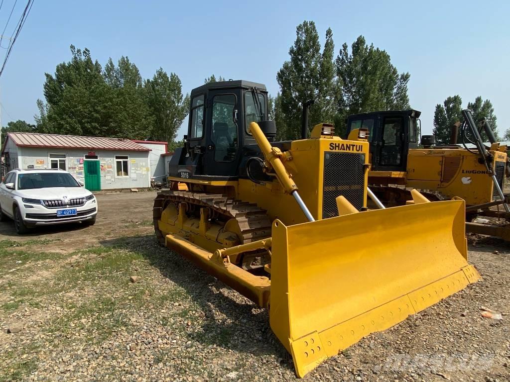 Shantui SD 16 Bulldozer