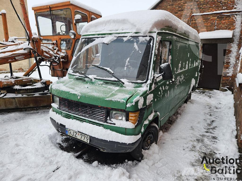 Mercedes-Benz 207D Lieferwagen
