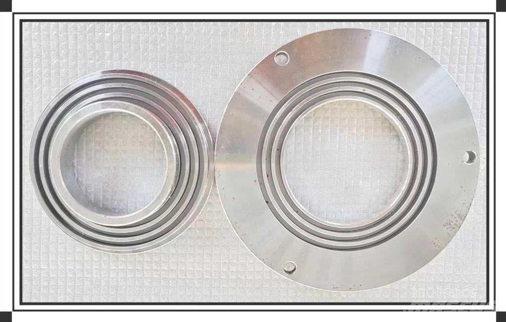 CLAAS Bearing cover Chassis