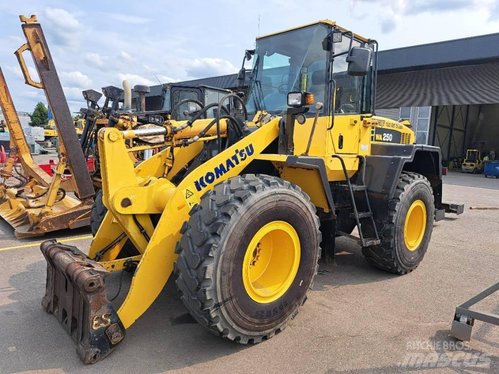 Komatsu WA 250-5H Radlader