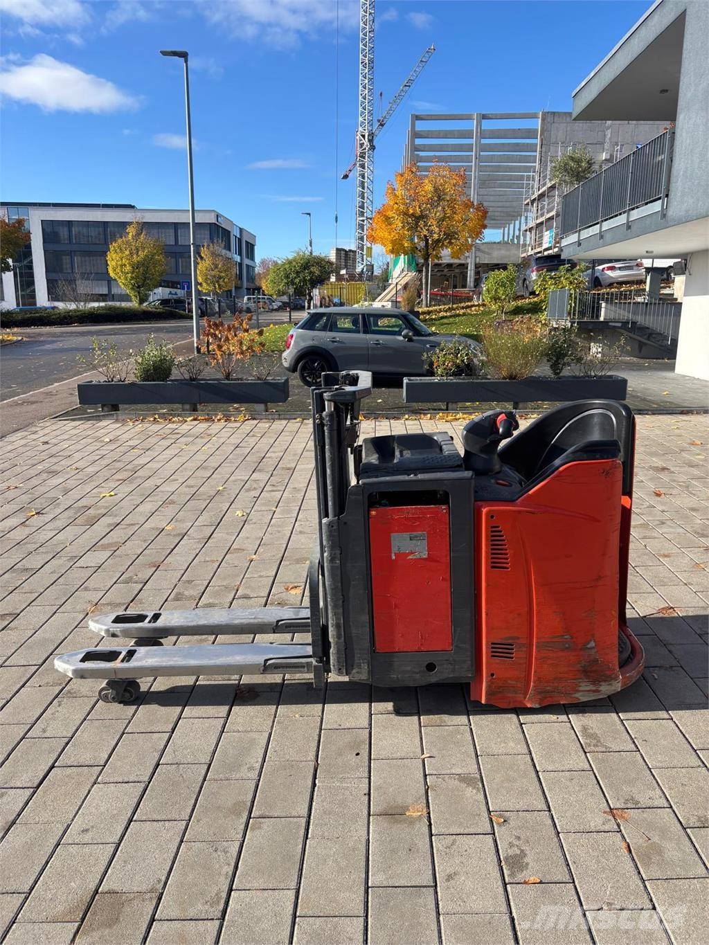 Linde L12 LHP SP Zelfrijdende stapelaars