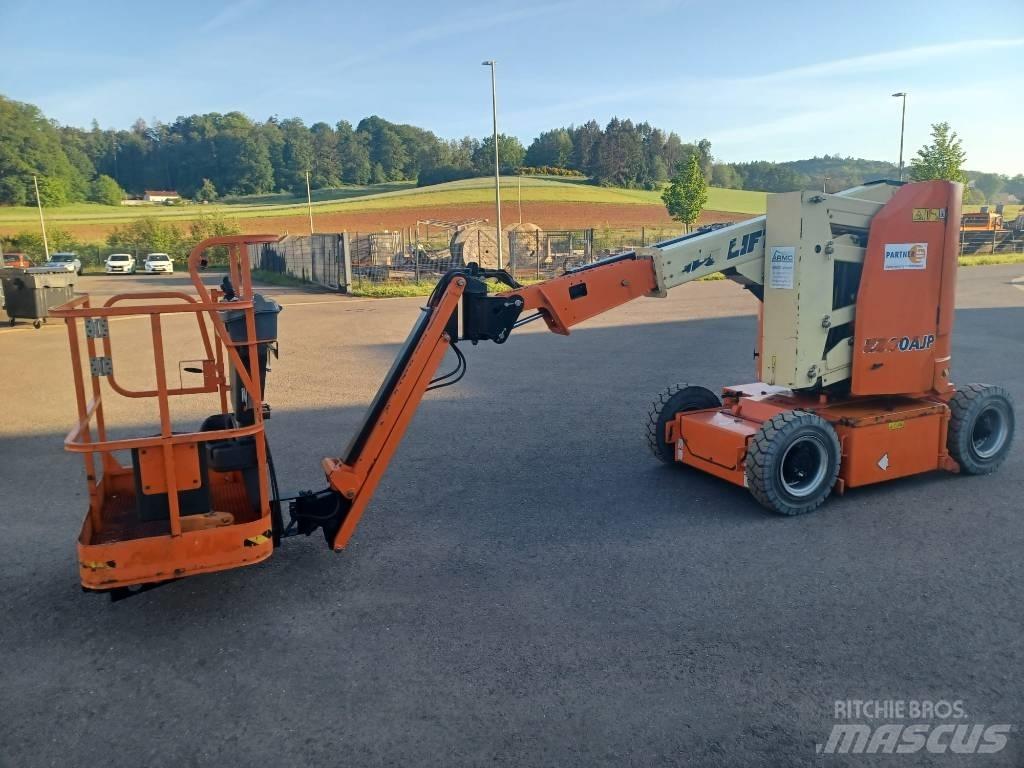 JLG E 300 AJP Gelenkteleskoparbeitsbühnen