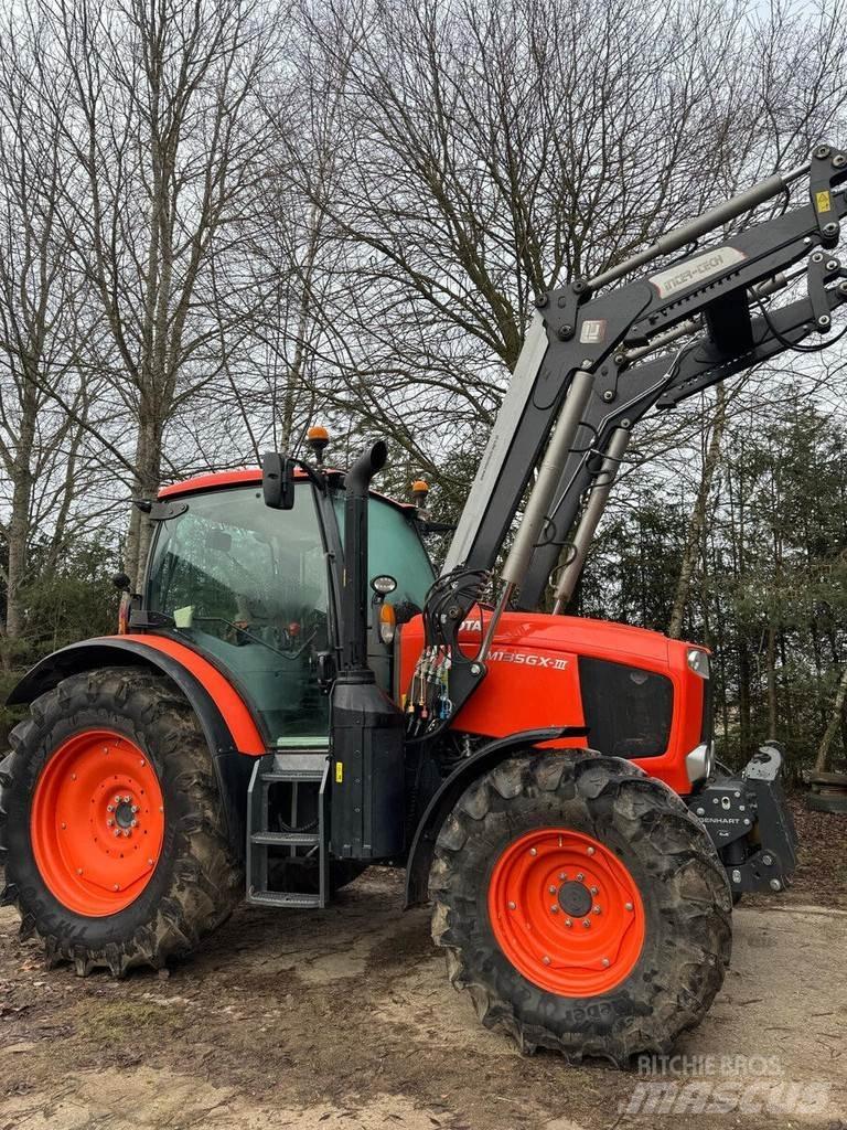 Kubota M135GX Traktoren