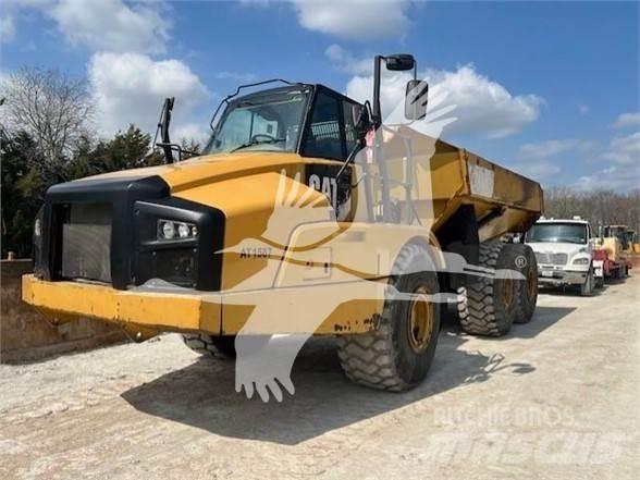 CAT 740B Dumper - Knickgelenk