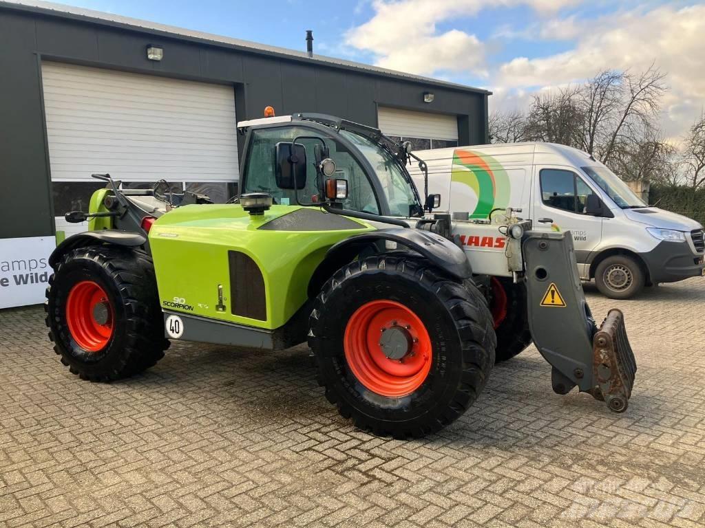 CLAAS Scorpion 9040 Teleskoplader für Landwirtschaft