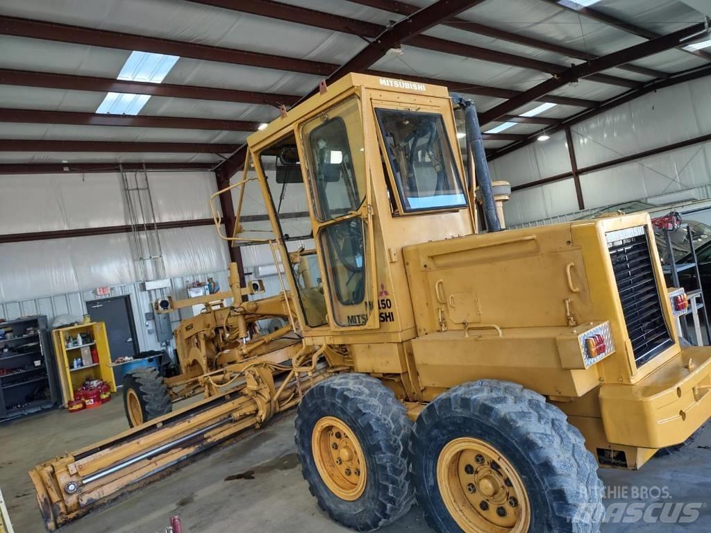 Mitsubishi MG 250 Grader