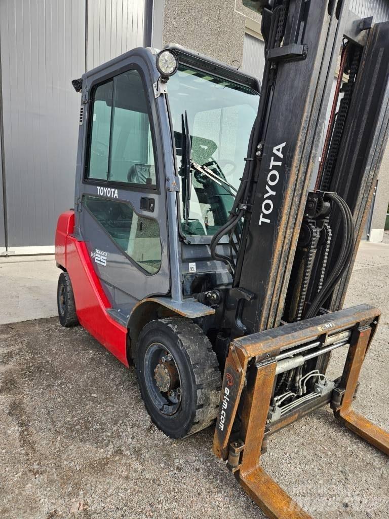 Toyota 02-8 FDF 25 Diesel heftrucks