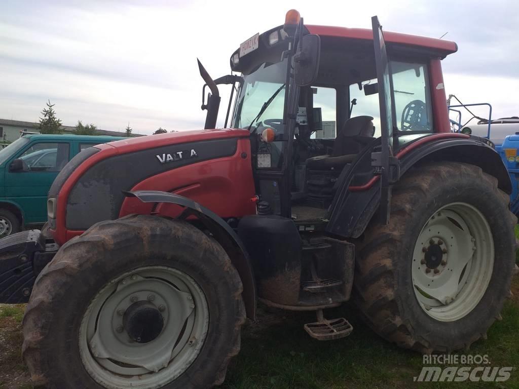 Valtra N121 Traktoren
