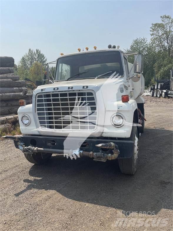 Ford 8000 Wassertanker