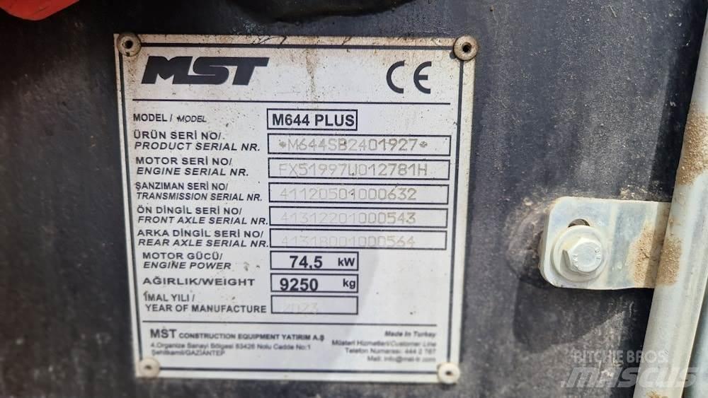 MST M644 PLUS Baggerlader