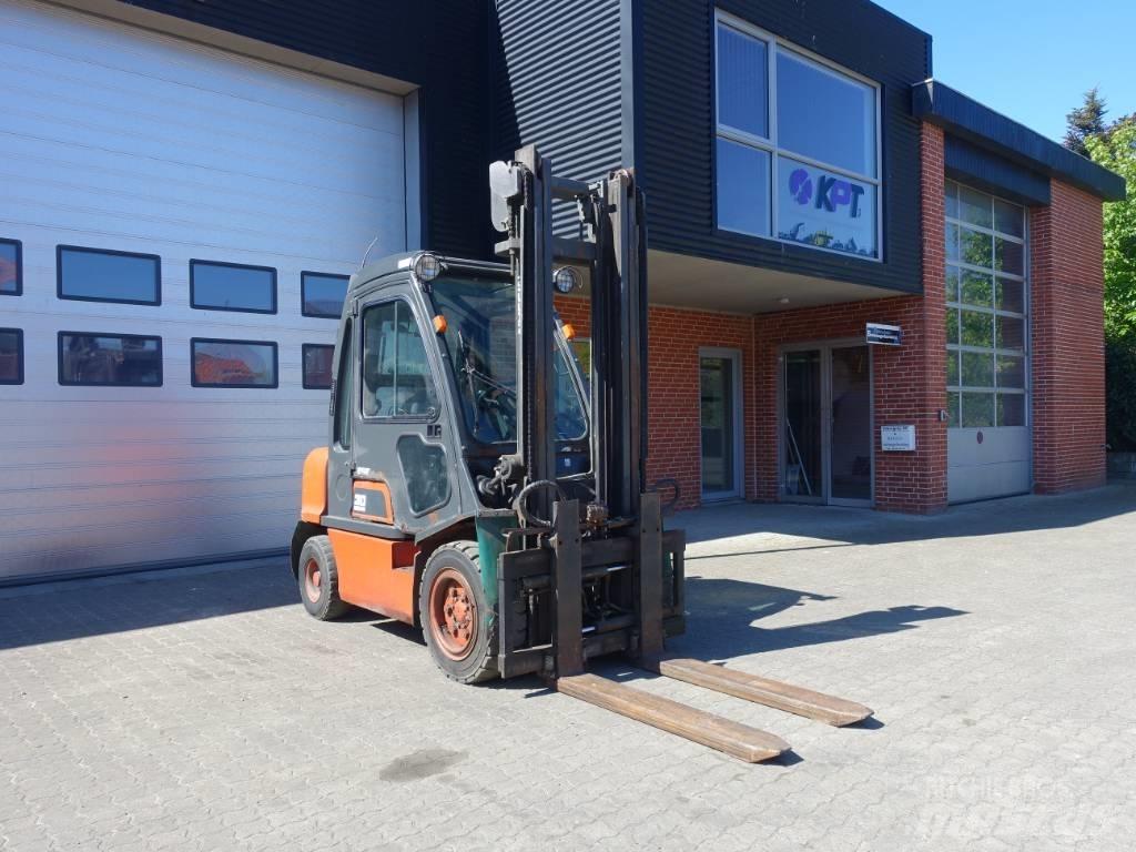 Nissan FGD 02A30Q Diesel heftrucks