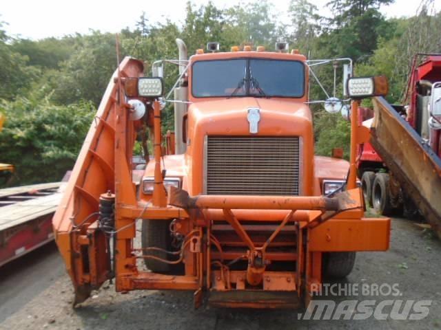 Kenworth T 400 Schneeschilde und -pflüge