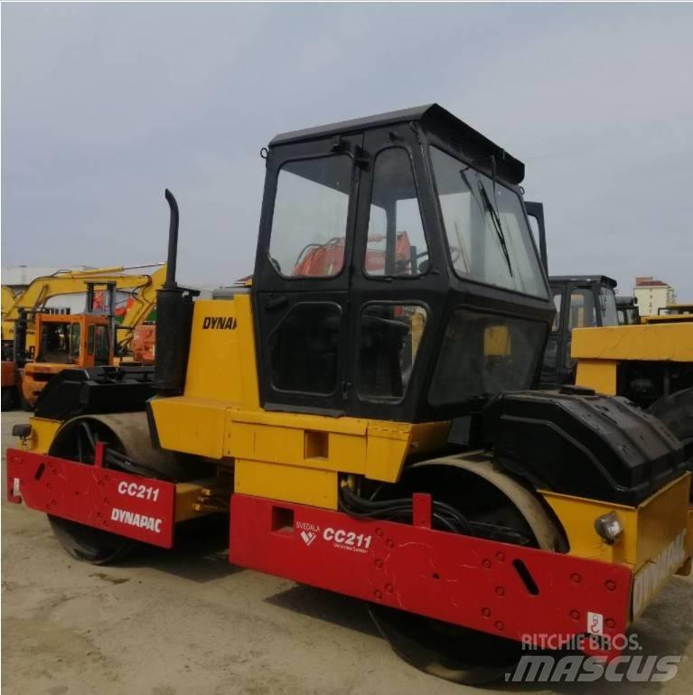 Dynapac CC 211 Tandemwalzen