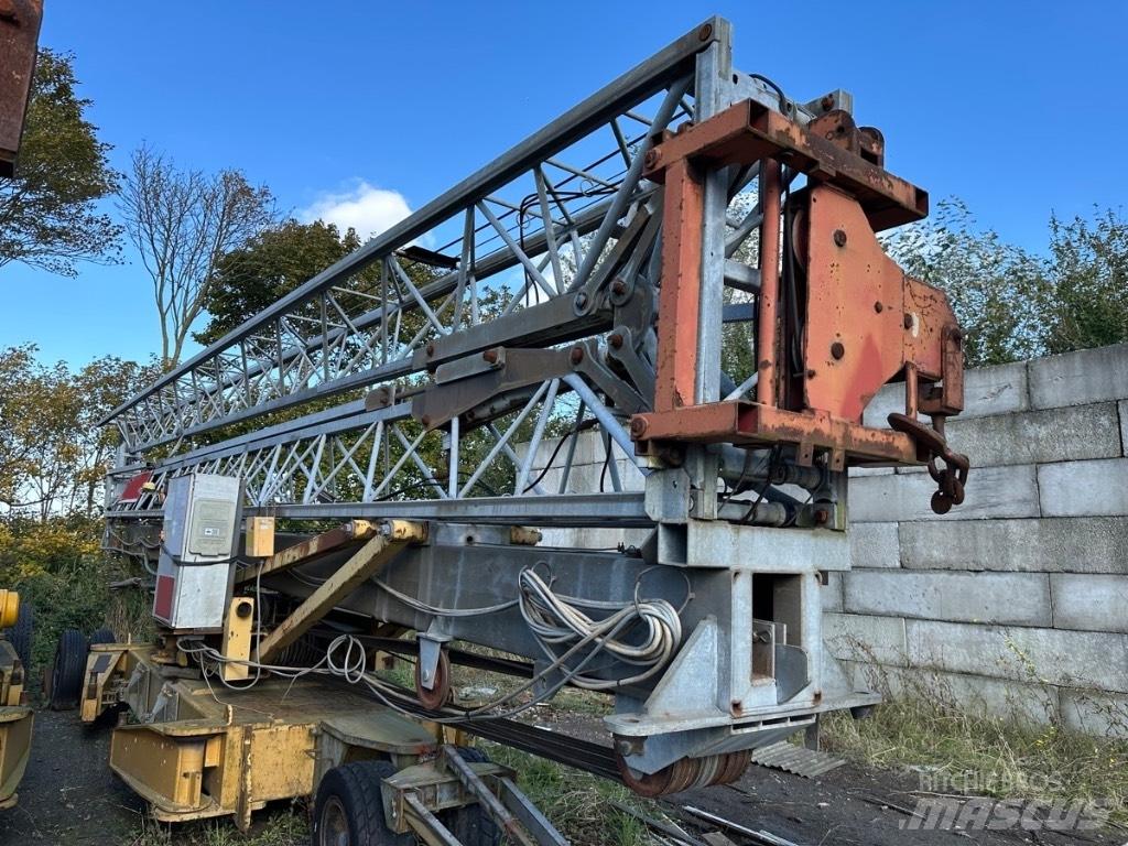 Comedil CBR 32 Selbstaufrichtende Krane