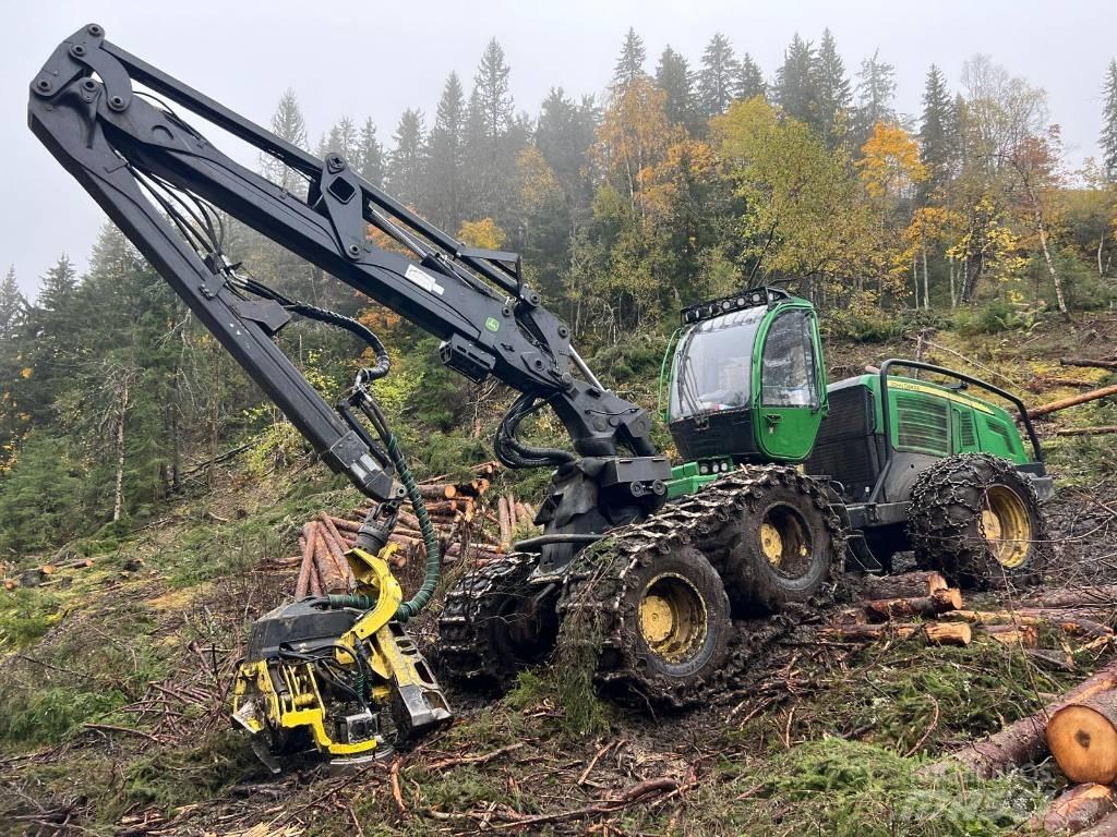 John Deere 1270 E Harvester