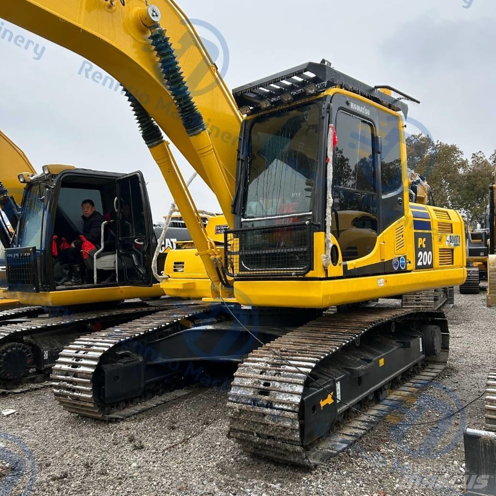 Komatsu PC200-8 Raupenbagger