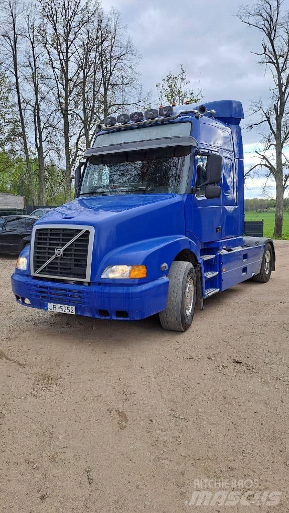 Volvo NH 12 Sattelzugmaschinen
