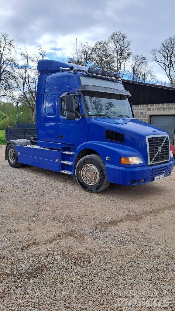Volvo NH 12 Sattelzugmaschinen