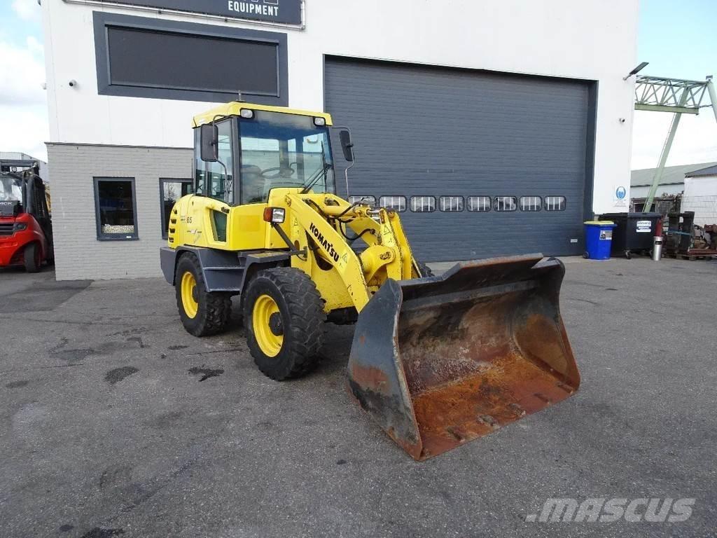 Komatsu WA65-3 Radlader
